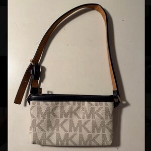 Michael Kors Jet Set Medium belt bag